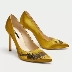 Zara yellow satin pumps embroidered peacock